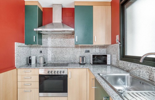 Les Tres Torres Apartment | Lovely Sant Gervasi-Galvany del Poblenou 2BR w/Balcony, by Blueground