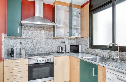 Les Tres Torres Apartment | Lovely Sant Gervasi-Galvany del Poblenou 2BR w/Balcony, by Blueground