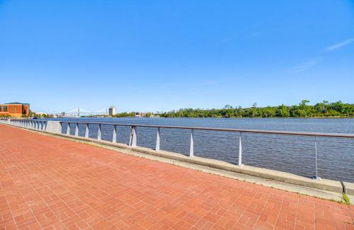 Hitch Village - Fred Wessels Homes Apartment | Lovely Savannah Studio 1 Mi to Historic District!