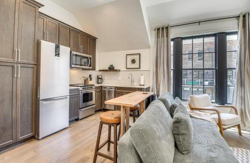 Hitch Village - Fred Wessels Homes Apartment | Lovely Savannah Studio 1 Mi to Historic District!