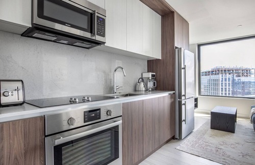 Seaport District Apartment | Lovely Seaport 1BR w/Gym, Pool, W/D, near ICA, by Blueground