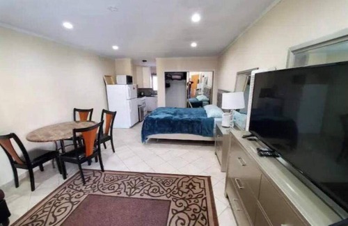 Culver - West Apartment | Lovely Single Apartment