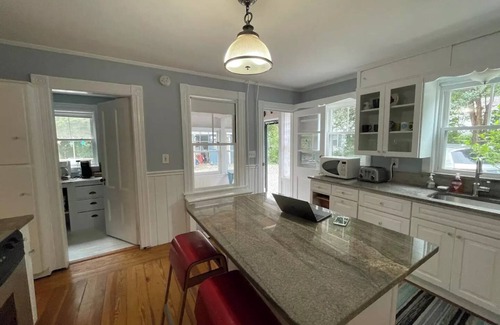 Centerville House | Lovely, Spacious Cottage near Craigville beach