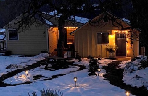 White Salmon House | Lovely Spacious Home In Downtown White Salmon
