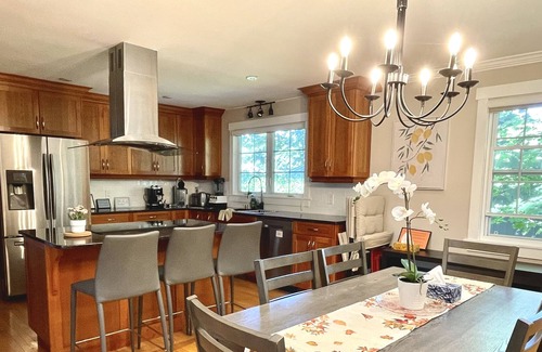 Halifax House | Lovely Step- Free Home with ample parking