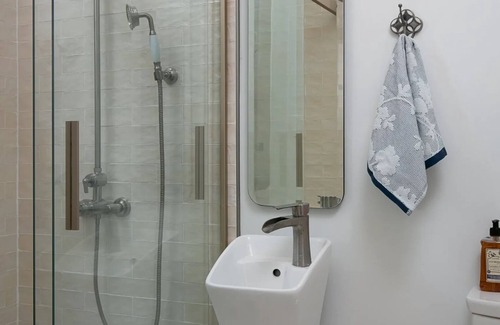 Westlake Apartment | Lovely Studio for 2! Near DTLA!