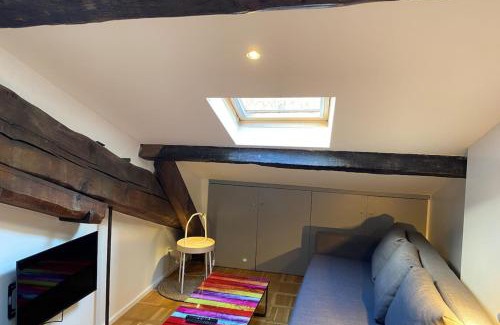 Gorge de Loup Apartment | Lovely studio in the 9th arrondissement near the quays