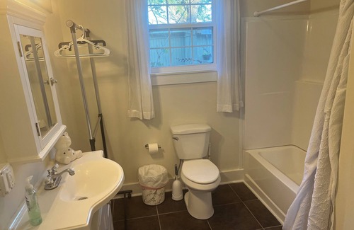 Saint Thomas Development Apartment | Lovely studio located in the Lower Garden District with private garden patio.