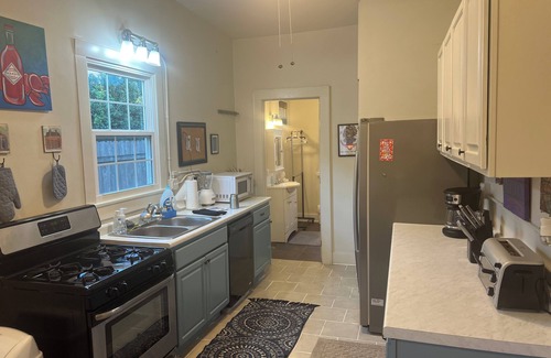 Saint Thomas Development Apartment | Lovely studio located in the Lower Garden District with private garden patio.
