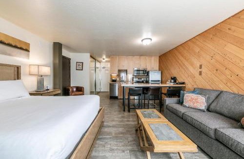 Truckee House | Lovely Studio w/Kitchen and Partial Lake View #122 at Donner Lake Village