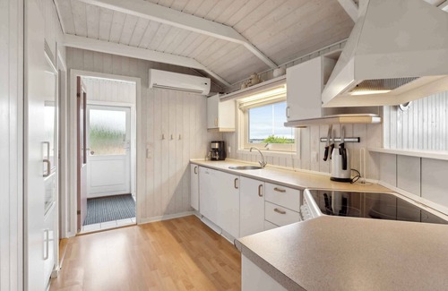 Kelstrup House | Lovely summer house with sea view