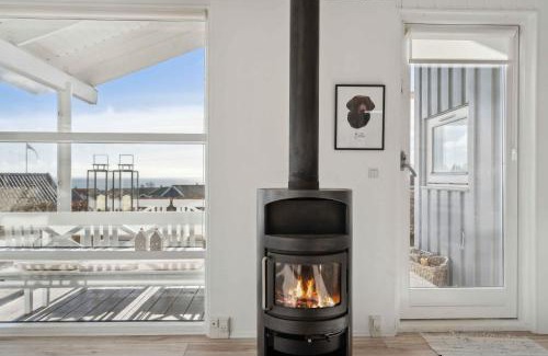 Grønninghoved Strand House | Lovely Summer House With Sea View