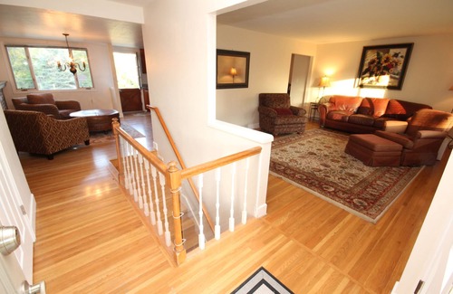 Cherry Knolls House | Lovely sunlit ranch style home with large fenced yard