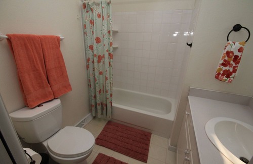 Cherry Knolls House | Lovely sunlit ranch style home with large fenced yard