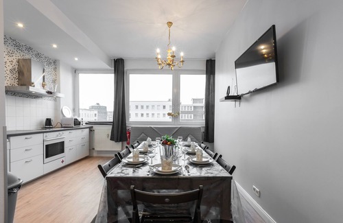 Schoeneberg Apartment | Lovely Three Room Apartment