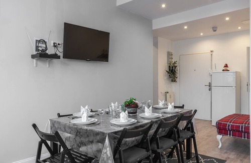 Schoeneberg Apartment | Lovely Three Room Apartment