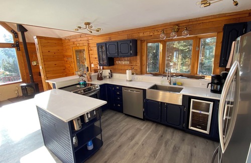 Quandary Village House | Lovely Two Acre Country House just Outside of Breckenridge