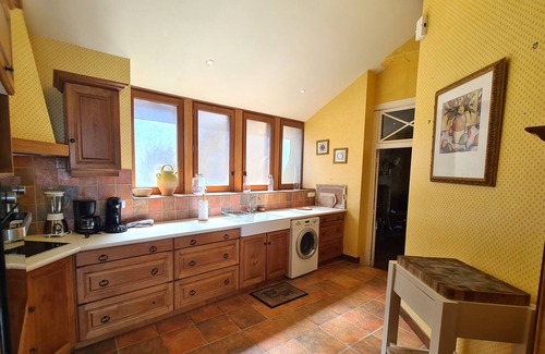 Domme House | Lovely two bedroom cottage in the heart of the medieval bastide village of Domme
