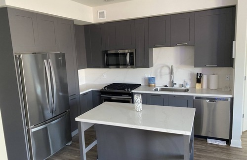 Downtown Apartment | Lovely Unit in the City great for Vacation - Located in Hollywood