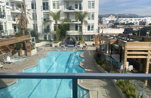 Downtown Apartment | Lovely Unit in the City great for Vacation - Located in Hollywood