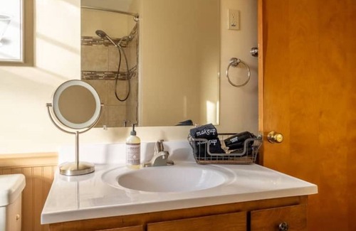 Racine House | Lovely Upper Unit, Steps to the Beach and Zoo