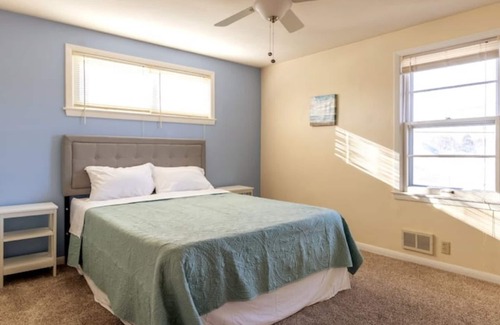 Racine House | Lovely Upper Unit, Steps to the Beach and Zoo