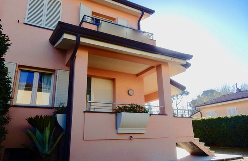 Lido di Camaiore Villa | Lovely villa for 7 people close to the beaches, at 20 min from Lucca and Pisa.