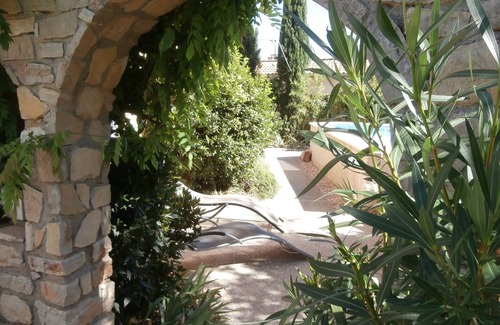 Cotignac House | Lovely villa with swimming pool, close to town center (restaurants, supermarkets).