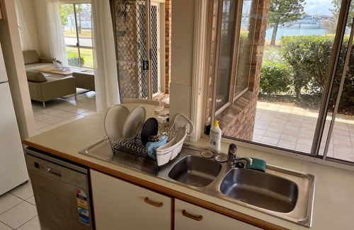 Buddina House | Lovely Waterfront Beach House, Pet-Friendly