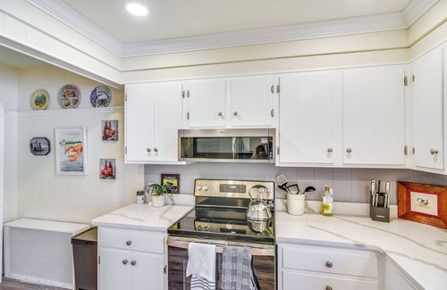 Westerly House | Lovely Westerley Home w/Yard & Grill!