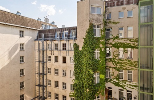 Wieden Apartment | Lovely Wieden 2BR nr Belvedere Palace, by Blueground