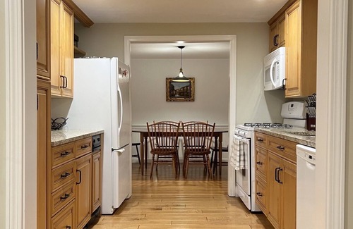 Yarmouth Port House | Lovely Yarmouth Port Ranch Near Dennis Village
