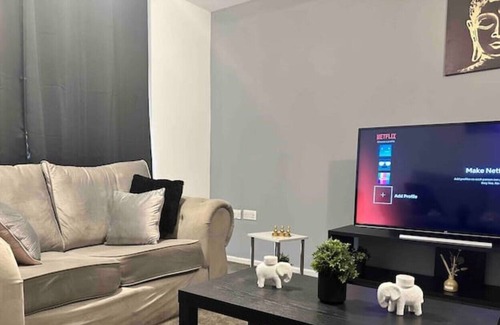 Clayton Apartment | Lovely2 bedroom flat Near Central-Etihad-Coop live