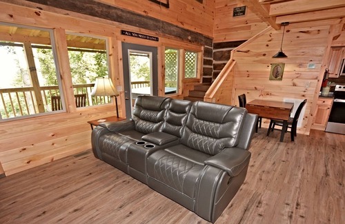 Gatlinburg - Pigeon Forge Cabin | LOVER'S LOFT - PRIVATE ANTIQUE LOG CABIN BETWEEN GBURG & PF WITH GREAT VIEWS!