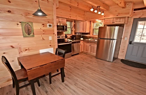 Gatlinburg - Pigeon Forge Cabin | LOVER'S LOFT - PRIVATE ANTIQUE LOG CABIN BETWEEN GBURG & PF WITH GREAT VIEWS!