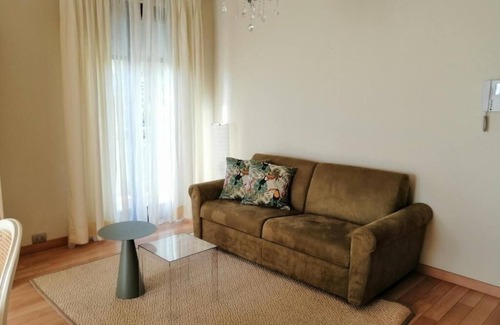 Lovere Condo | Lovere Castle - Pomegranate Apartment
