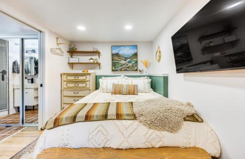 Manitou Springs Apartment | Lovers Lane Chalet Dtwn Manitou Springs Studio!