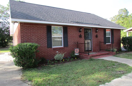 Long Beach Cottage | Lovers Lane Oasis Cottage.Ideal for a couple or small family Coast visit!