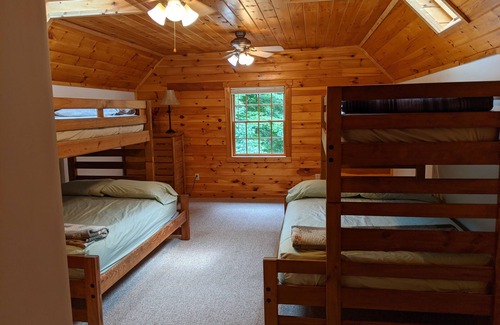 Logan Cabin | Lovie's Hillside Lodge nestled into 5 wooded acres