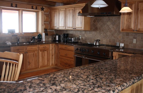 Silverthorne House | Low Altitude, Luxury, Log Home Don't Get Sick on Your Vacation