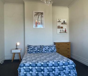 South Dunedin House | Low Cost Accommodation