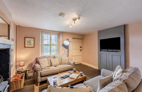 Grange-over-Sands House | Low Dog Kennel