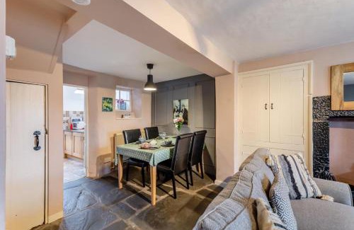 Grange-over-Sands House | Low Dog Kennel