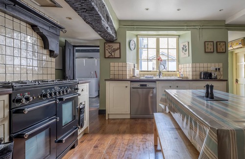 Graythwaite Cottage | LOW GRAYTHWAITE HALL, pet friendly, with pool in Hawkshead