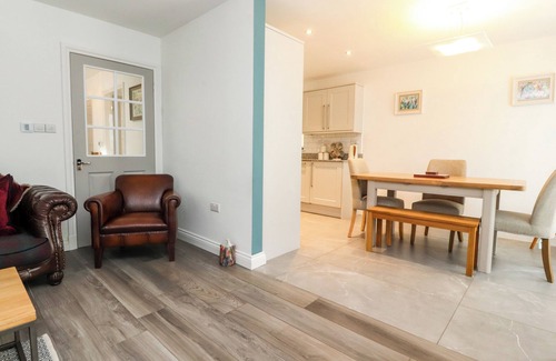 Chipping Cottage | LOW ORCHARD HOUSE, family friendly, with open fire in Chipping