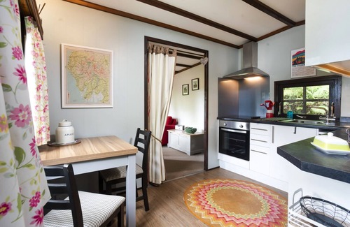 Skelwith Bridge Ski Chalet | Low Tarn Lodge - One Bedroom Apartment, Sleeps 2