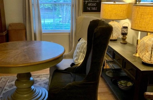 North Charleston House | Lowcountry Family Home in Historic Charleston neighborhood near beaches, pets!