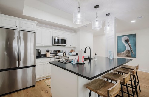 Old Town Bluffton House | Lowcountry Landing! 3-story townhouse in Old Town's Promenade