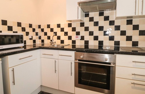 Shaftesbury Cottage | LOWER FARM BARN, pet friendly, character holiday cottage in Marnhull