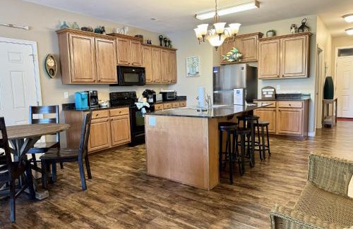 Hollister Apartment | Lower Level Condo B-1